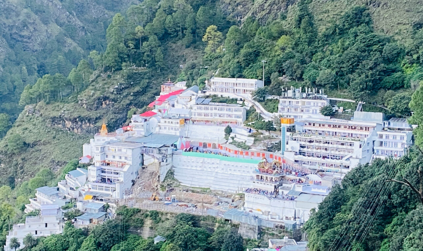 Ma Vaishno devi with Patnitop Tour